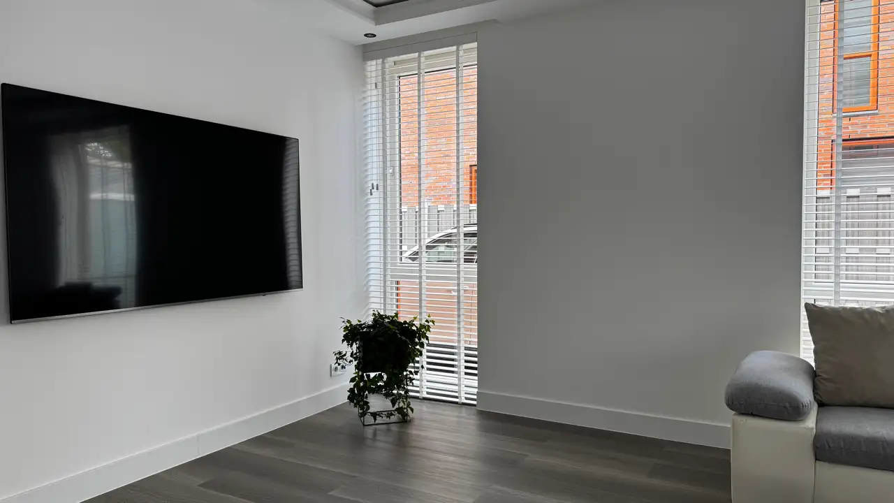 Jaloezieën schoonmaken: praktische tips voor hout, bamboe en aluminium